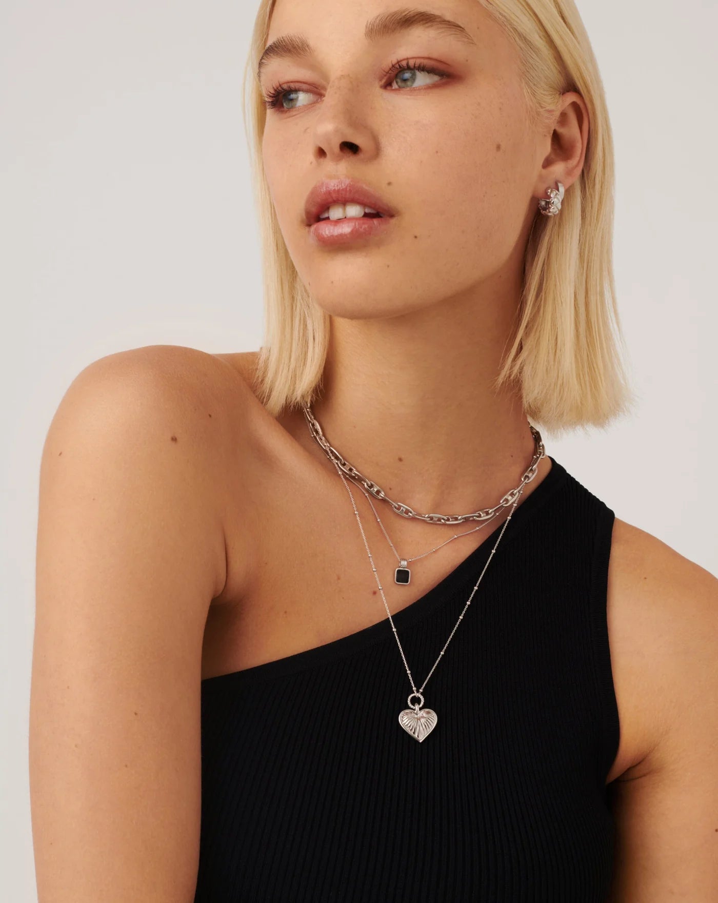 Vanmore Heart Charm Necklace